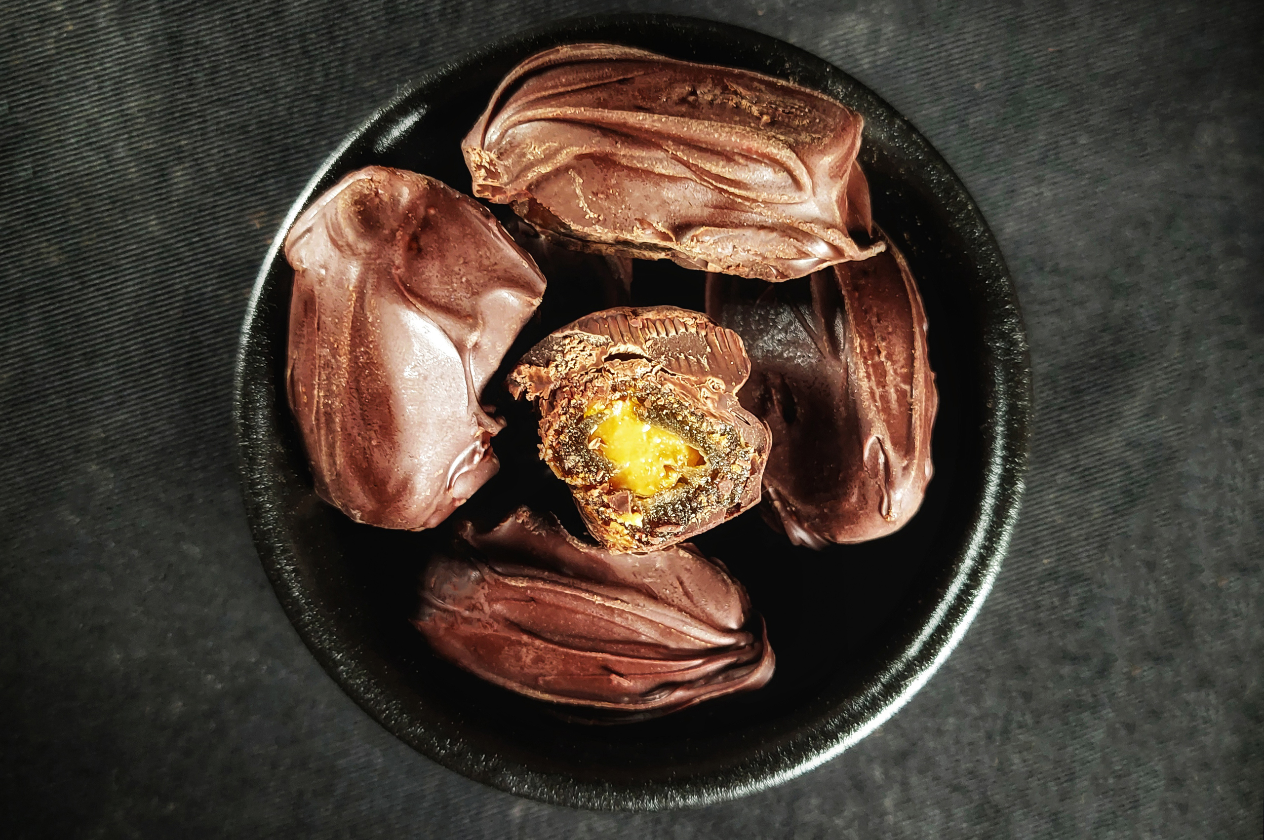 Dattes fourrées au beurre de cacahuètes